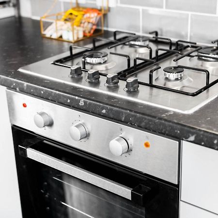 Modern Apartment - Cradley Heath - Top Rated - Netflix - Wifi - 1Mh Smethwick Buitenkant foto