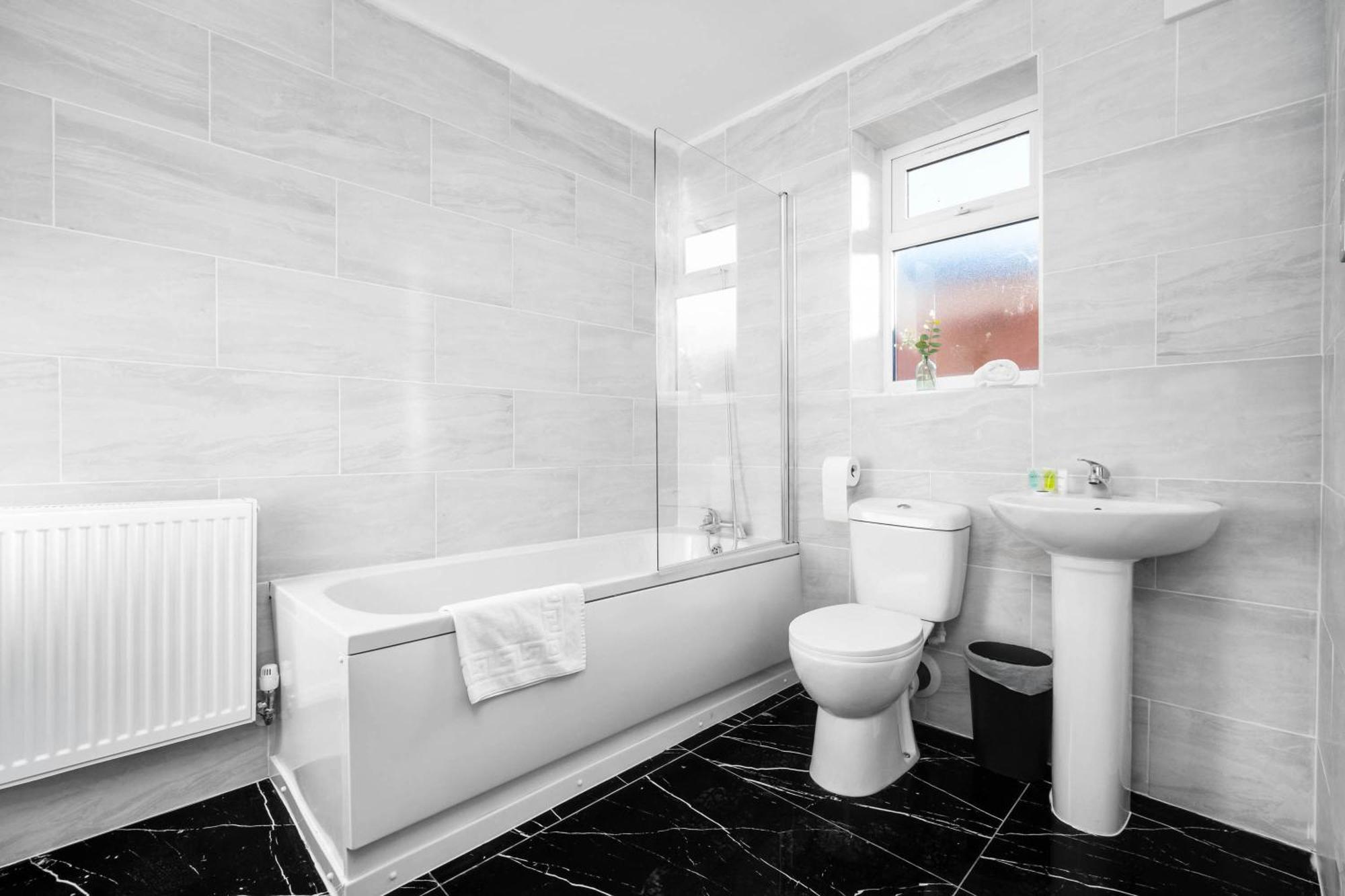 Modern Apartment - Cradley Heath - Top Rated - Netflix - Wifi - 1Mh Smethwick Buitenkant foto